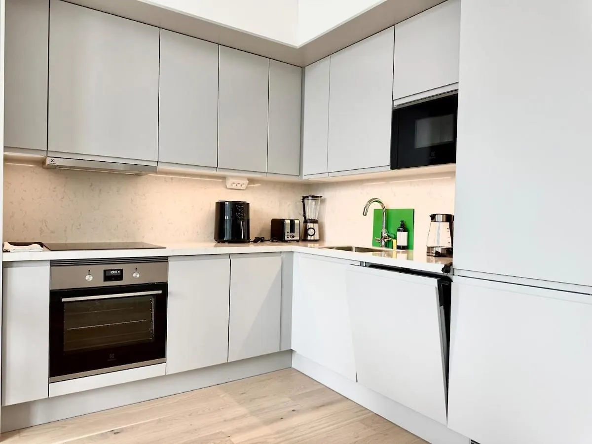 גטבורג Luxury Apt - Karlatornet - 2Br - Spa - Gym - City דירה